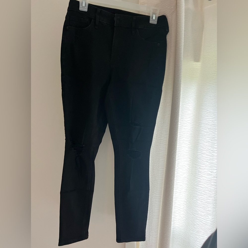 Old Navy— Stylish Black Skinny Jeans
